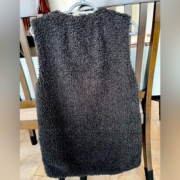 Aritzia Wilfred Chateau Vest size S - Picture 2 of 3